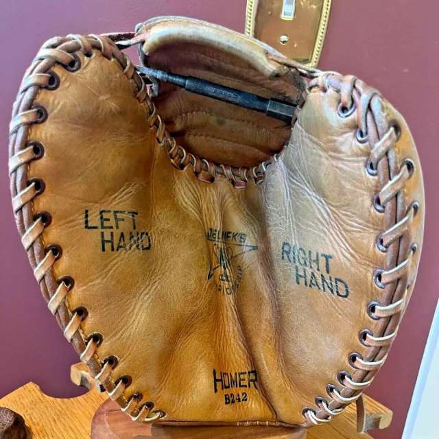 Homer B242 Ambidextrous Mitt GLove Front